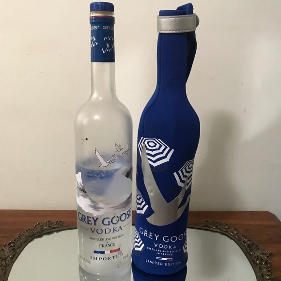 ✔️Grey Goose Bottle Cover 🍸 - Picture 1 of 7